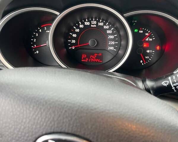 Серый Киа Соренто, объемом двигателя 2.2 л и пробегом 217 тыс. км за 11750 $, фото 29 на Automoto.ua