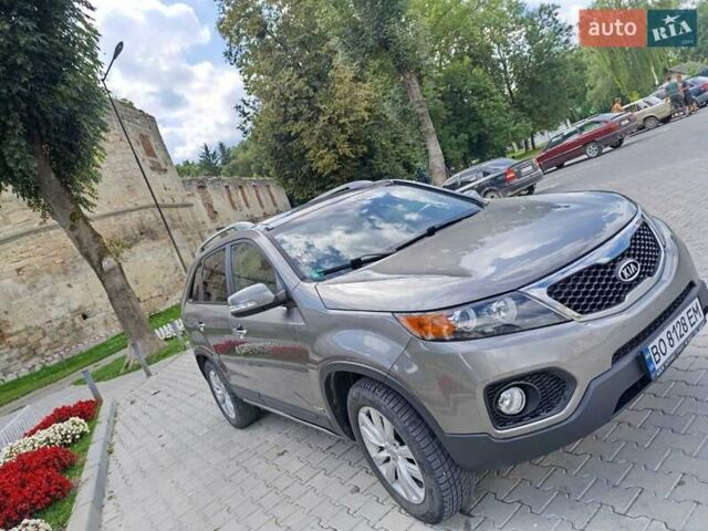 Серый Киа Соренто, объемом двигателя 2.2 л и пробегом 227 тыс. км за 12800 $, фото 8 на Automoto.ua