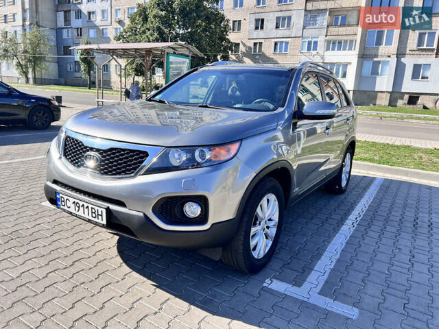 Серый Киа Соренто, объемом двигателя 2.2 л и пробегом 211 тыс. км за 13900 $, фото 10 на Automoto.ua