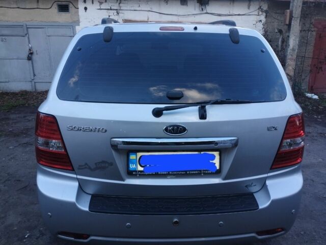 Серый Киа Соренто, объемом двигателя 2.5 л и пробегом 198 тыс. км за 7400 $, фото 3 на Automoto.ua