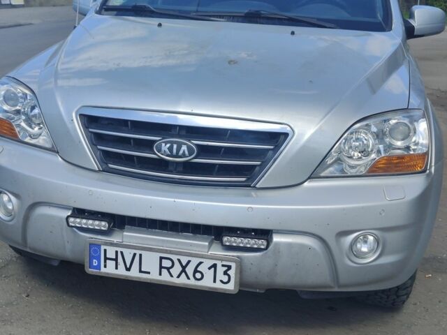 Серый Киа Соренто, объемом двигателя 2.5 л и пробегом 230 тыс. км за 4900 $, фото 2 на Automoto.ua