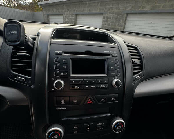Кіа Соренто 2009 у Рівному на Automoto.ua Сірий Кіа Соренто, об'ємом двигуна 2.2 л та пробігом 265 тис. км за 12500 $, фото 31 на Automoto.ua