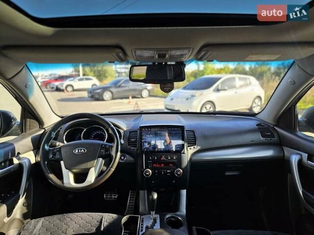 Сірий Кіа Соренто, об'ємом двигуна 2.2 л та пробігом 255 тис. км за 11900 $, фото 22 на Automoto.ua