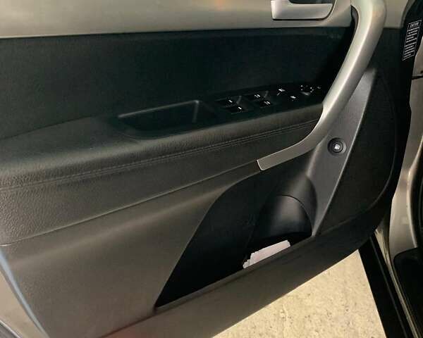 Серый Киа Соренто, объемом двигателя 2.2 л и пробегом 120 тыс. км за 14900 $, фото 4 на Automoto.ua