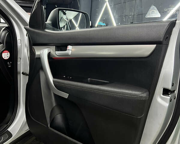 Киа Соренто 2010 в Киеве на Automoto.ua Серый Киа Соренто, объемом двигателя 2.4 л и пробегом 225 тыс. км за 11500 $, фото 50 на Automoto.ua