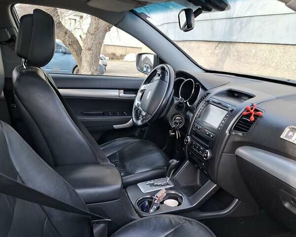 Серый Киа Соренто, объемом двигателя 2.2 л и пробегом 265 тыс. км за 12000 $, фото 4 на Automoto.ua