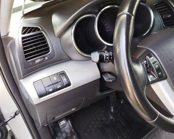 Серый Киа Соренто, объемом двигателя 2.2 л и пробегом 230 тыс. км за 13499 $, фото 24 на Automoto.ua