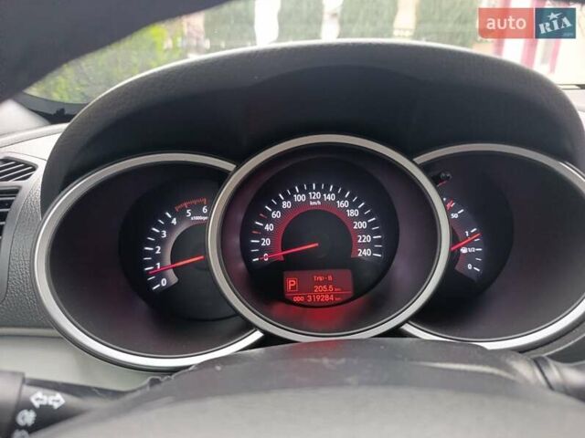 Серый Киа Соренто, объемом двигателя 2.2 л и пробегом 320 тыс. км за 12700 $, фото 12 на Automoto.ua
