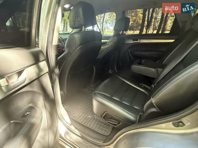 Серый Киа Соренто, объемом двигателя 2.2 л и пробегом 295 тыс. км за 12200 $, фото 25 на Automoto.ua