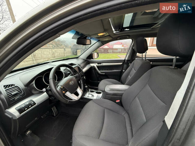 Сірий Кіа Соренто, об'ємом двигуна 2.2 л та пробігом 222 тис. км за 12450 $, фото 16 на Automoto.ua