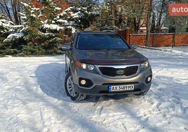 Сірий Кіа Соренто, об'ємом двигуна 2.4 л та пробігом 196 тис. км за 11900 $, фото 2 на Automoto.ua
