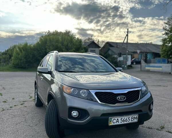 Серый Киа Соренто, объемом двигателя 2.4 л и пробегом 260 тыс. км за 11500 $, фото 12 на Automoto.ua