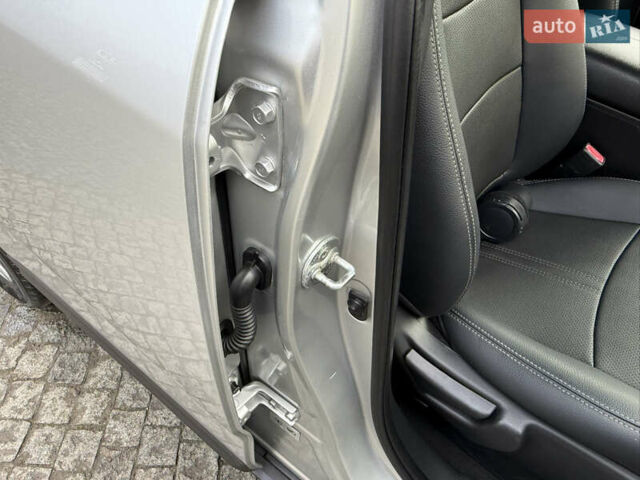Серый Киа Соренто, объемом двигателя 2.2 л и пробегом 225 тыс. км за 12950 $, фото 59 на Automoto.ua