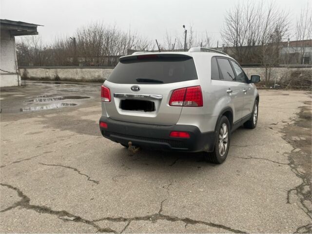 Серый Киа Соренто, объемом двигателя 2.2 л и пробегом 273 тыс. км за 9000 $, фото 2 на Automoto.ua