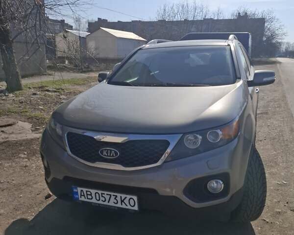 Серый Киа Соренто, объемом двигателя 2.2 л и пробегом 265 тыс. км за 12000 $, фото 1 на Automoto.ua