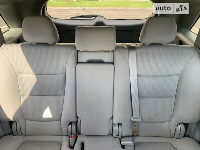 Сірий Кіа Соренто, об'ємом двигуна 2.4 л та пробігом 310 тис. км за 10900 $, фото 14 на Automoto.ua