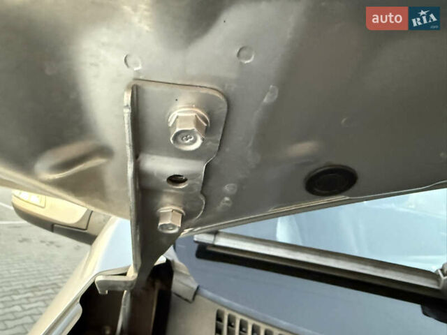 Сірий Кіа Соренто, об'ємом двигуна 2.2 л та пробігом 207 тис. км за 13300 $, фото 93 на Automoto.ua