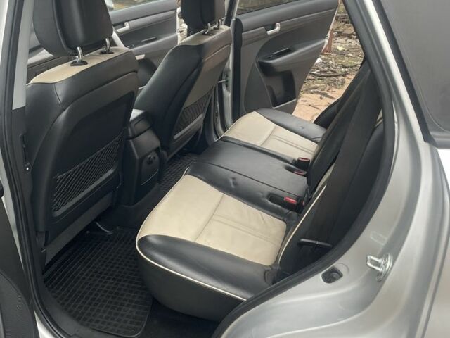 Серый Киа Соренто, объемом двигателя 2.2 л и пробегом 273 тыс. км за 9000 $, фото 5 на Automoto.ua