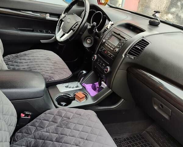 Серый Киа Соренто, объемом двигателя 2.2 л и пробегом 270 тыс. км за 12500 $, фото 9 на Automoto.ua