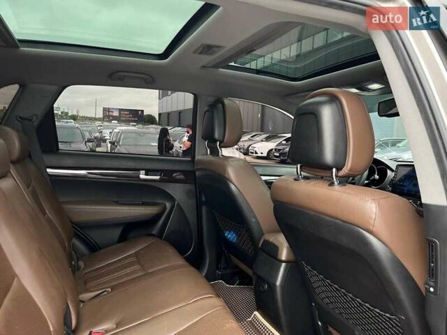 Серый Киа Соренто, объемом двигателя 2.2 л и пробегом 309 тыс. км за 12640 $, фото 19 на Automoto.ua