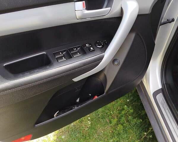 Серый Киа Соренто, объемом двигателя 2.2 л и пробегом 230 тыс. км за 13499 $, фото 15 на Automoto.ua