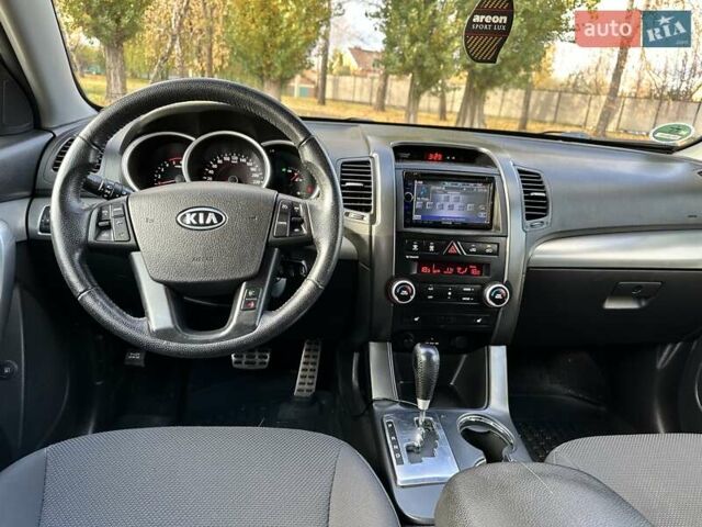 Серый Киа Соренто, объемом двигателя 2.2 л и пробегом 270 тыс. км за 13200 $, фото 14 на Automoto.ua