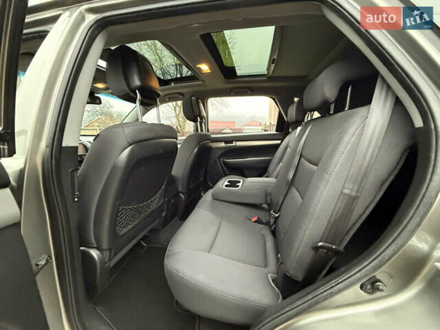 Сірий Кіа Соренто, об'ємом двигуна 2.2 л та пробігом 222 тис. км за 12450 $, фото 17 на Automoto.ua