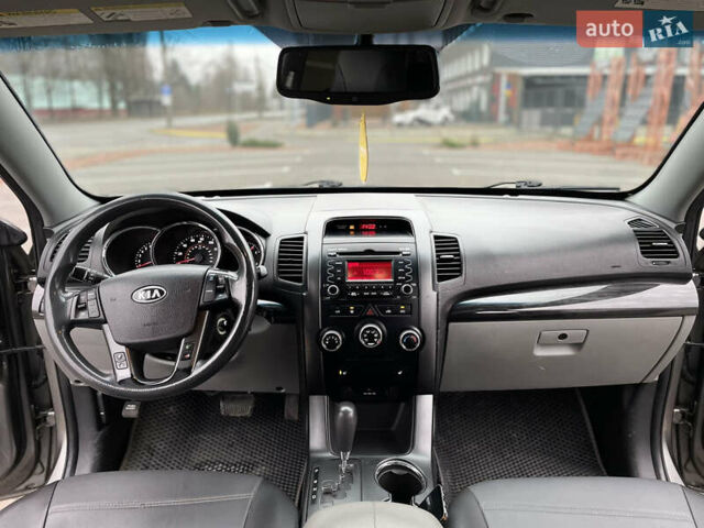Серый Киа Соренто, объемом двигателя 2.4 л и пробегом 312 тыс. км за 9999 $, фото 28 на Automoto.ua