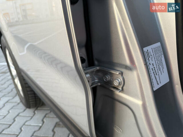Сірий Кіа Соренто, об'ємом двигуна 2.2 л та пробігом 207 тис. км за 13300 $, фото 85 на Automoto.ua