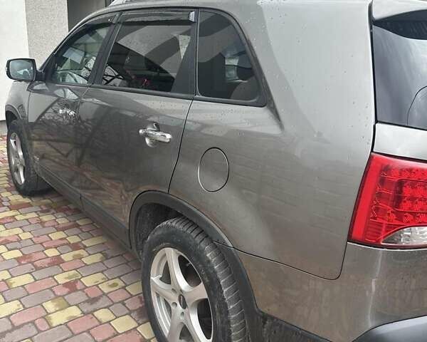 Сірий Кіа Соренто, об'ємом двигуна 2.2 л та пробігом 305 тис. км за 11300 $, фото 6 на Automoto.ua