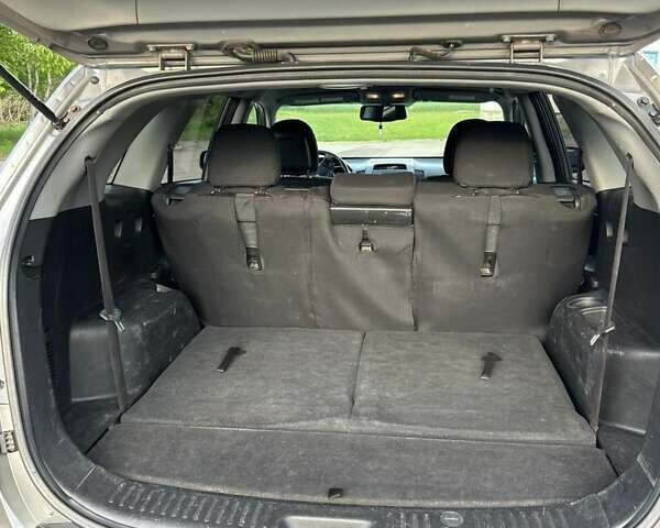 Серый Киа Соренто, объемом двигателя 2.4 л и пробегом 260 тыс. км за 11500 $, фото 17 на Automoto.ua