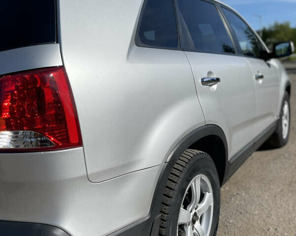 Серый Киа Соренто, объемом двигателя 2.2 л и пробегом 267 тыс. км за 12299 $, фото 60 на Automoto.ua