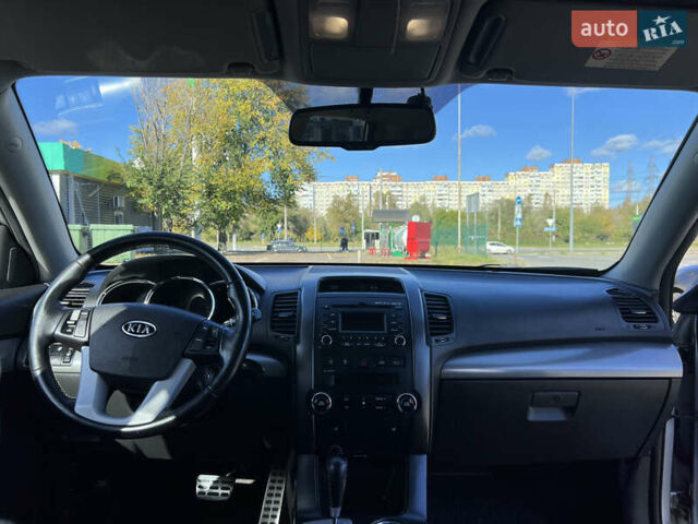 Серый Киа Соренто, объемом двигателя 2.4 л и пробегом 225 тыс. км за 10800 $, фото 8 на Automoto.ua