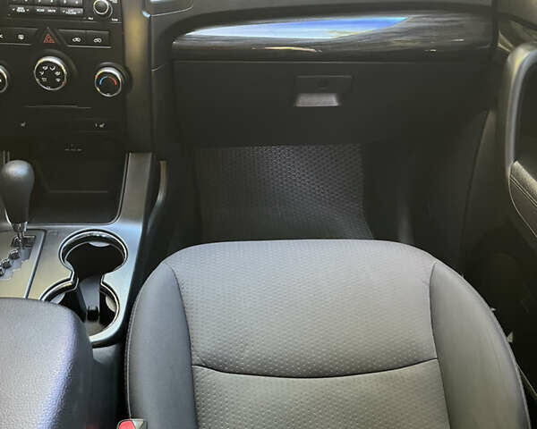 Серый Киа Соренто, объемом двигателя 2.36 л и пробегом 140 тыс. км за 9200 $, фото 8 на Automoto.ua