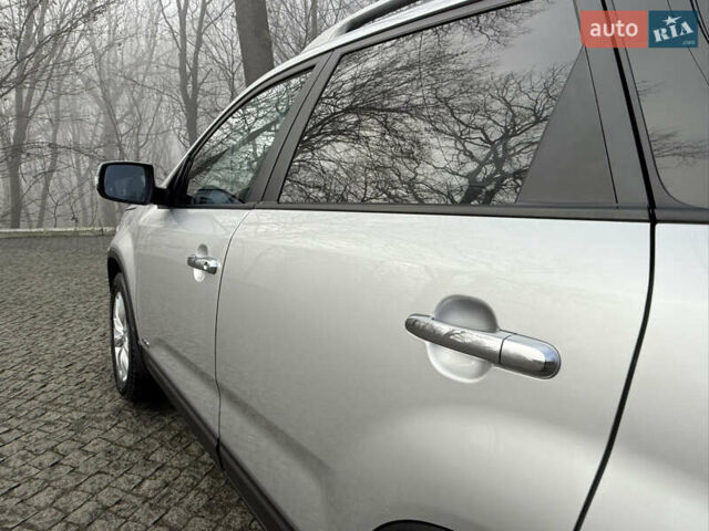 Серый Киа Соренто, объемом двигателя 2.2 л и пробегом 225 тыс. км за 12950 $, фото 30 на Automoto.ua