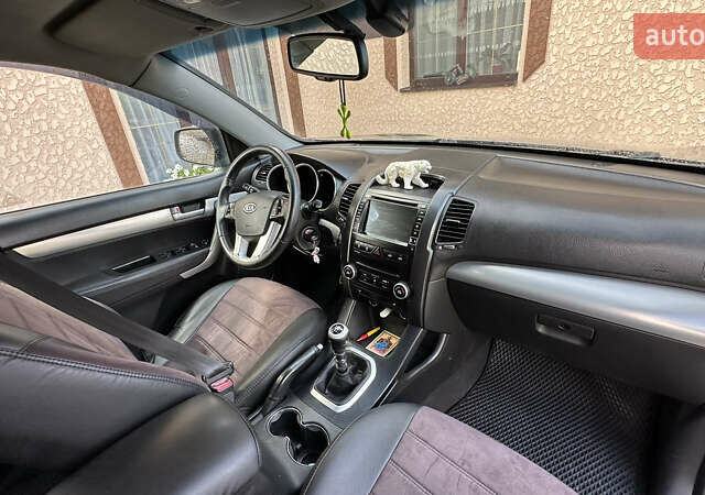 Серый Киа Соренто, объемом двигателя 2.2 л и пробегом 225 тыс. км за 11999 $, фото 13 на Automoto.ua