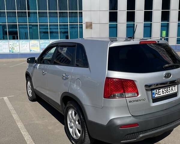 Сірий Кіа Соренто, об'ємом двигуна 2.36 л та пробігом 271 тис. км за 12500 $, фото 5 на Automoto.ua