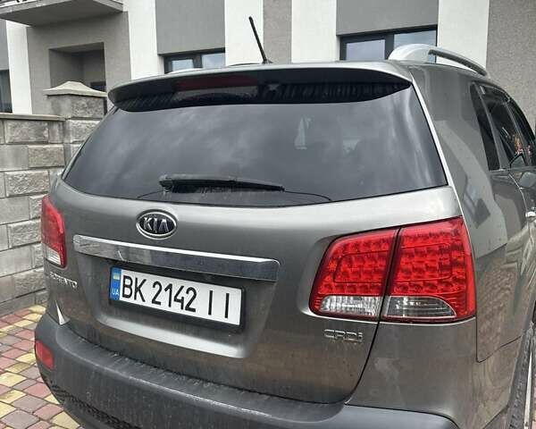Сірий Кіа Соренто, об'ємом двигуна 2.2 л та пробігом 305 тис. км за 11300 $, фото 5 на Automoto.ua