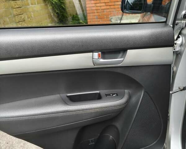 Серый Киа Соренто, объемом двигателя 2.4 л и пробегом 137 тыс. км за 11999 $, фото 23 на Automoto.ua