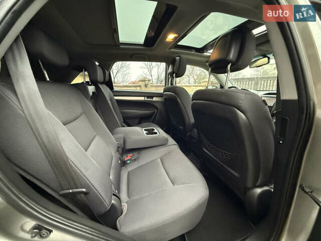 Сірий Кіа Соренто, об'ємом двигуна 2.2 л та пробігом 222 тис. км за 12450 $, фото 10 на Automoto.ua