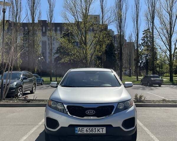 Сірий Кіа Соренто, об'ємом двигуна 2.36 л та пробігом 271 тис. км за 12500 $, фото 3 на Automoto.ua