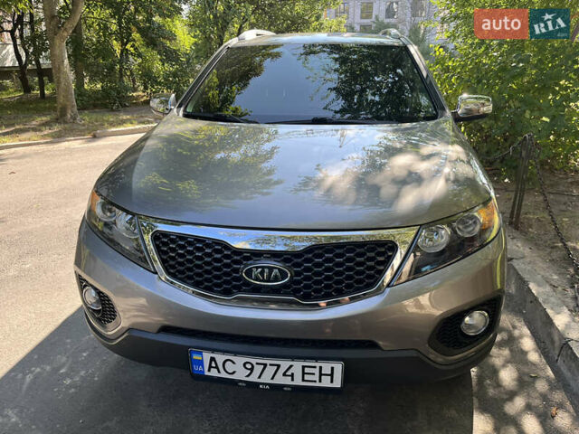 Серый Киа Соренто, объемом двигателя 2.36 л и пробегом 140 тыс. км за 9200 $, фото 1 на Automoto.ua