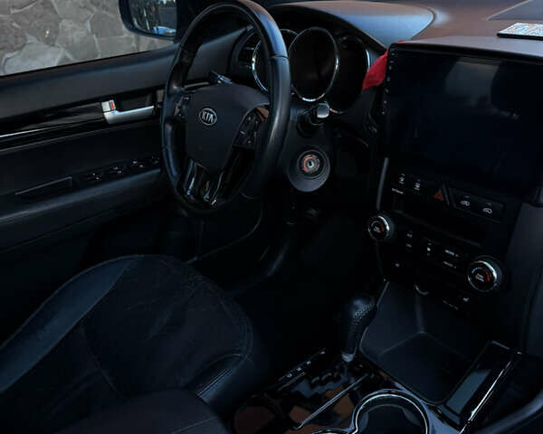 Киа Соренто 2010 в Киеве на Automoto.ua Серый Киа Соренто, объемом двигателя 2.36 л и пробегом 184 тыс. км за 12000 $, фото 4 на Automoto.ua