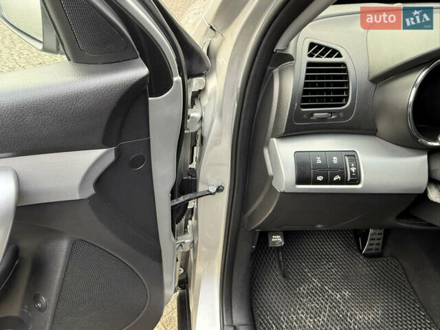 Серый Киа Соренто, объемом двигателя 2.2 л и пробегом 225 тыс. км за 12950 $, фото 36 на Automoto.ua