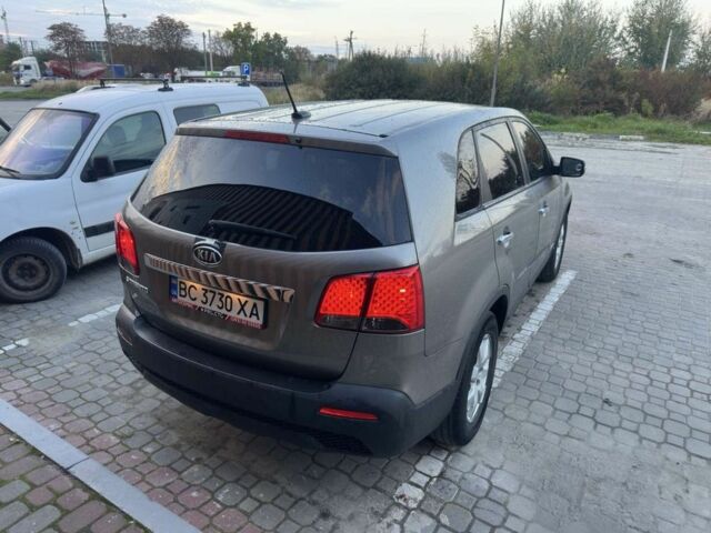 Серый Киа Соренто, объемом двигателя 2.4 л и пробегом 245 тыс. км за 10350 $, фото 7 на Automoto.ua