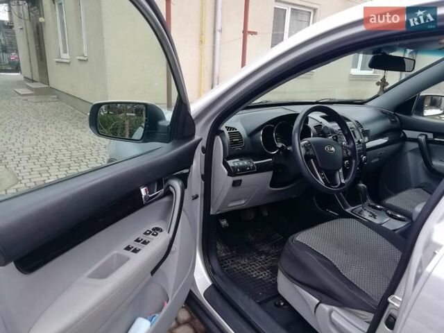Сірий Кіа Соренто, об'ємом двигуна 2.4 л та пробігом 280 тис. км за 10200 $, фото 1 на Automoto.ua