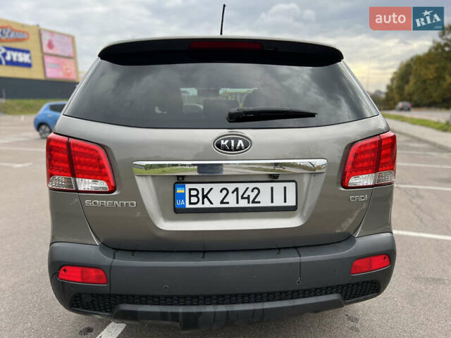 Сірий Кіа Соренто, об'ємом двигуна 2.2 л та пробігом 305 тис. км за 11750 $, фото 16 на Automoto.ua
