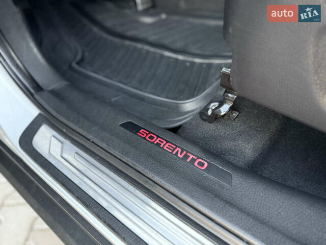 Сірий Кіа Соренто, об'ємом двигуна 2.2 л та пробігом 207 тис. км за 13300 $, фото 43 на Automoto.ua