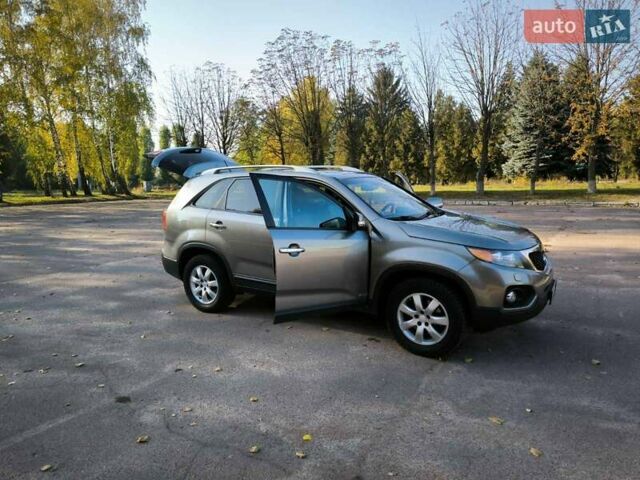 Серый Киа Соренто, объемом двигателя 2.2 л и пробегом 300 тыс. км за 13500 $, фото 11 на Automoto.ua