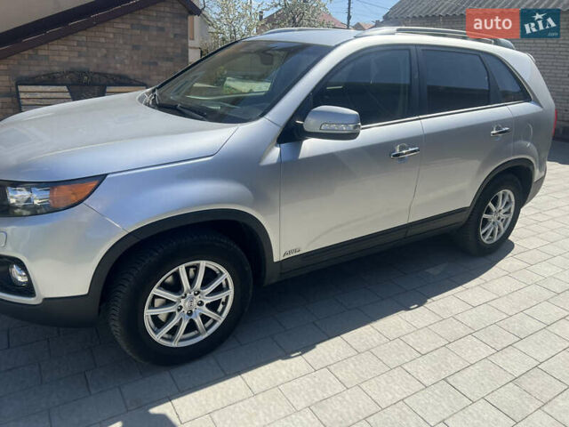Серый Киа Соренто, объемом двигателя 2.2 л и пробегом 255 тыс. км за 12900 $, фото 1 на Automoto.ua